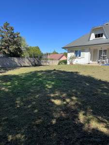 Photo de galerie - Remise en état d’un terrain en herbe. 