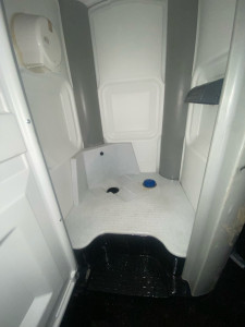 Photo de galerie - Entretien sanitaire chantier