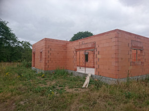 Photo de galerie - Réalisation d’une maison de plain-pied, toiture, terrasse en brique