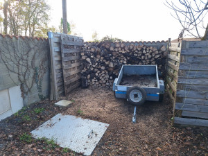 Photo de galerie - Découpe et rangement de bois
