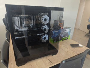 Photo de galerie - Assemblage de cette tour client presque terminé. Le ventirad sera installé dès réception.

