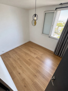 Photo de galerie - Pose de parquet et plinthes 