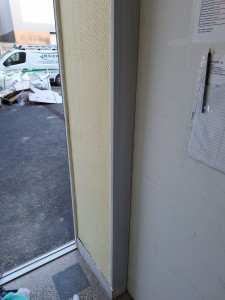 Photo de galerie - Rénovation contour de porte enduit+peinture 