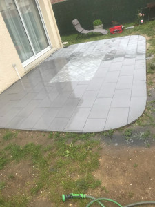 Photo de galerie - Réalisation d’une dalle béton plus pose carrelage 