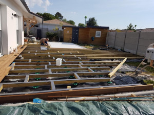 Photo de galerie - Terrasse de 100m2 sur plots