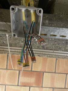 Photo de galerie - Câblage de boîte de dérivation 