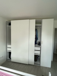 Photo de galerie - Dressing avec porte coulissante 