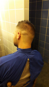 Photo de galerie - Coupe simple dégradé coupe casquette coupe garçon et standard