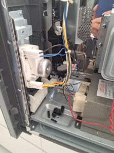 Photo de galerie - Réparateur four micro-ondes 