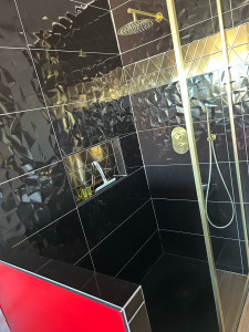 Photo de galerie - Salle de bain décrassée avec bonde de douche 