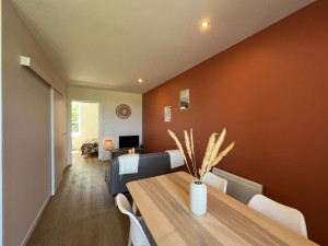 Photo de galerie - Réalisation des revêtement mural, peinture.