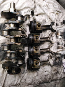 Photo de galerie - Ça proviens moteur 2.2 dci claquement moteur donc surchauffe du vilebrequin suite à ça problème de graissage d huile. 