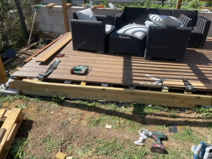 Photo de galerie - Pose de terrasse en composite sur plot , Avant 