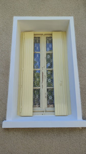 Photo de galerie - Peinture des volets et encadrement de fenêtre 