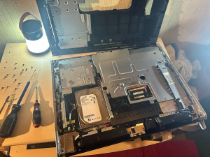 Photo de galerie - Démontage (avant optimisation ) d’un PC tout en un