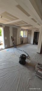 Photo de galerie - Ponçage de murs avec girafe+ aspirator 