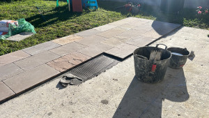 Photo de galerie - Création d’une terrasse en dallage Grès