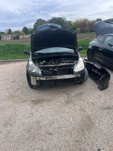 Photo de galerie - Remontage du par choc avant 