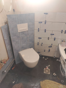 Photo de galerie - Montage de toilette suspendu 