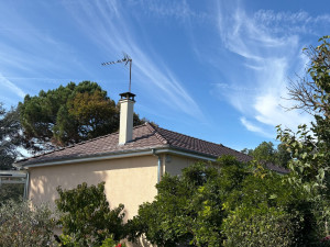 Photo de galerie - Redresse toit pose pare puit latte liteau pose tuiles 