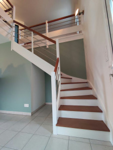 Photo de galerie - Mise en peinture mur et escalier