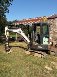 Photo de galerie - Mini pelle location avec chauffeur 2,6T 
