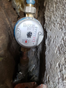 Photo de galerie - Installation compteur d'eau avec brasure forte sur du cuivre et à la sortie travail avec le multi couche 