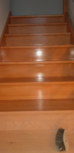 Photo de galerie - Vitrificateur sur une escalier dans une pavillon neuf 