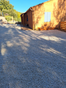 Photo de galerie - Aménagement gravier avec sable et geotextile 