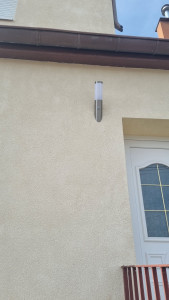 Photo de galerie - Installation d'une applique sur isolation extérieure, nouveau câblage jusqu'au tableau électrique 