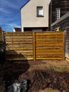 Photo de galerie - Changement de 2 panneaux et 1 poteau 