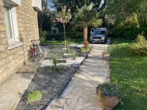 Photo de galerie - Création de ce jardin avec pose de bordure