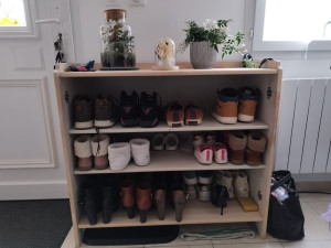 Photo de galerie - Fabrication customisation transformation d'un meuble bois massif qui devait partir a la poubelle. 