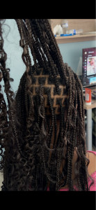 Photo de galerie - Coiffure avec boucles 