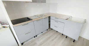 Photo de galerie - Découpe plans de cuisine.