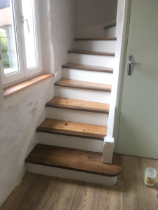 Photo de galerie - Rénovation escalier vernis et peinture 