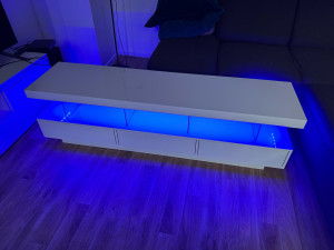 Photo de galerie - Montage d’un meuble télé