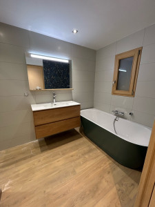 Photo de galerie - Rénovation d’une salle de bain, installation des équipements sanitaires 