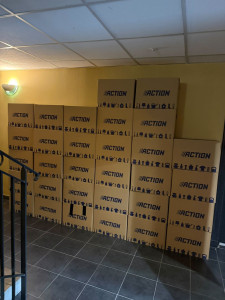 Photo de galerie - ? Mise en cartons complète réalisée pour notre cliente !

Notre équipe MA’Services a pris en charge l’emballage, la protection et l’organisation de l’ensemble de ses affaires, avec soin et professionnalisme, pour un déménagement en toute sérénité.

