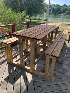 Photo de galerie - Table terrasse en mange-debout 