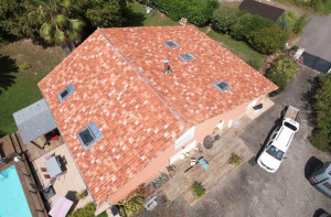 Photo de galerie - Toiture 300m2 plus entourage velux  zing