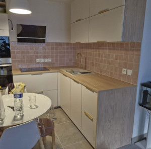 Photo de galerie - Pose crédence carrelage 