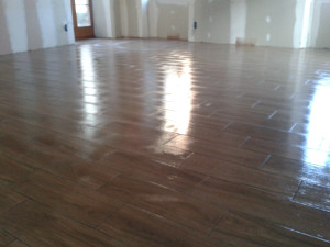 Photo de galerie - Sol aspect parquet 