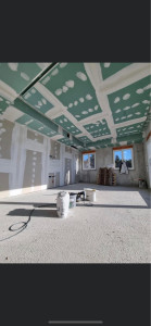 Photo de galerie - Les plafonds décoration faite avec le placo Hydrofuge dans une salle de bain 