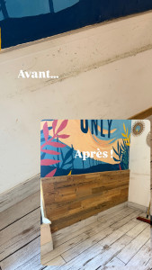 Photo de galerie - Avant / Après : habillage mural en planches de bois. Pose sur mesure, découpes soignées et finitions propres pour transformer complètement l’espace. Travail rapide, sérieux et chantier laissé impeccable.