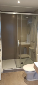 Photo de galerie - Douche à l'italienne et pose d'un sèche serviette 