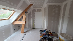 Photo de galerie - Pose d'un velux, solivage du comble, isolation et doublage. 