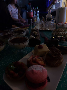 Photo de galerie - Des desserts et Du thé préparés! 