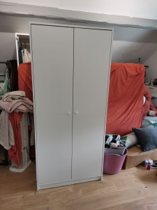 Photo de galerie - Montage d'une armoire ikea 