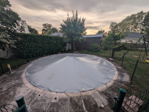 Photo de galerie - Couverture d'une piscine après vidange et mise en d'eau machinerie